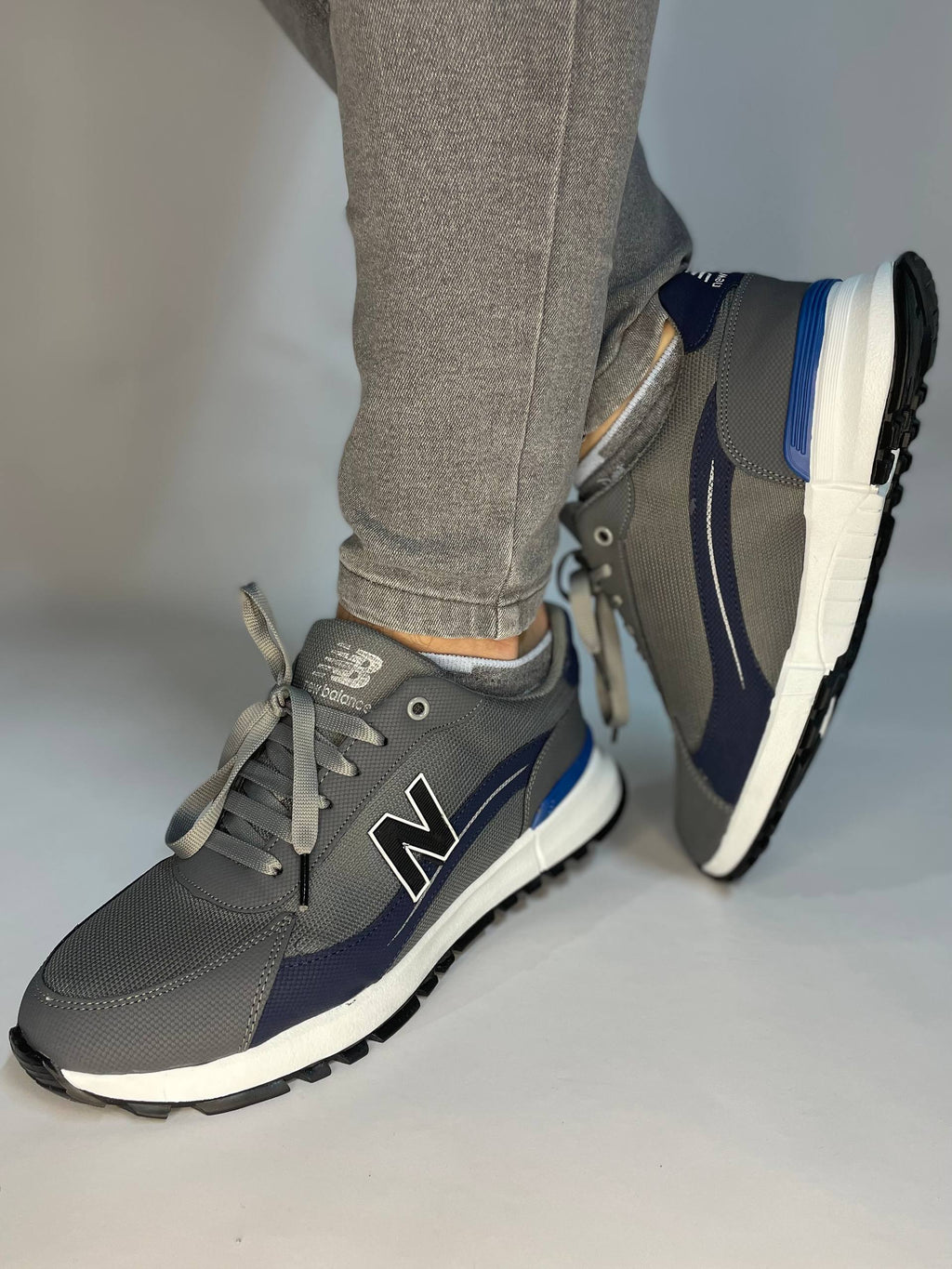 عطر +new balance+جوارب مجانا